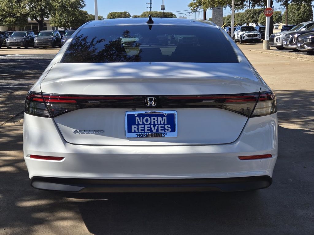2025 Honda Accord SE photo 4