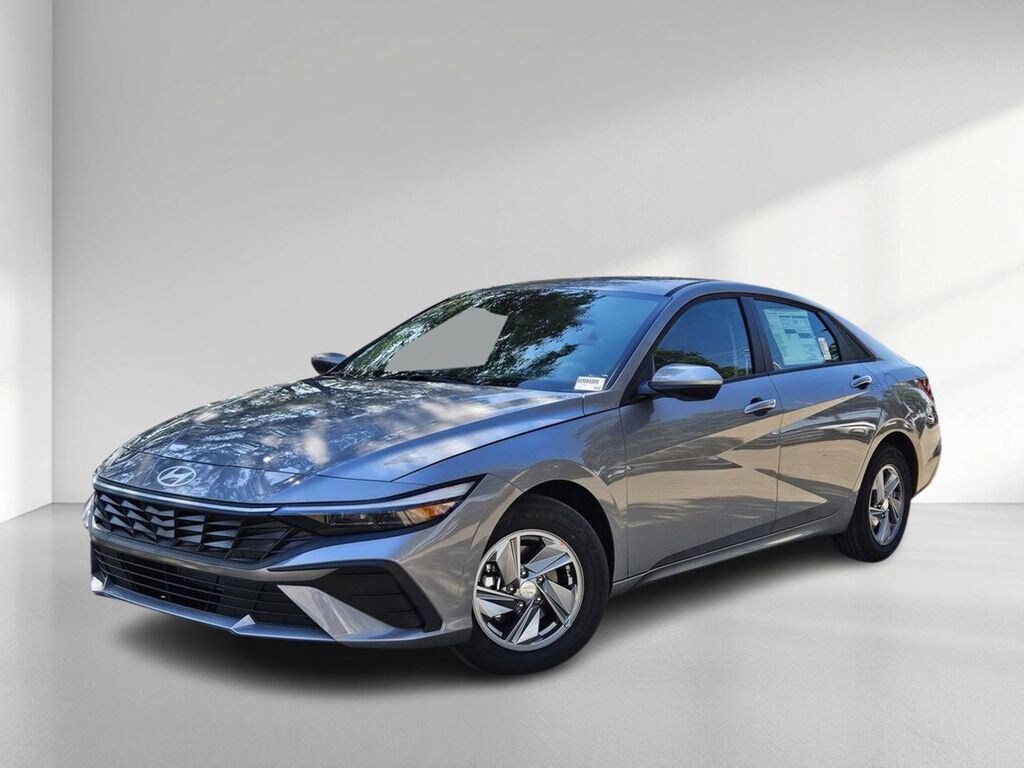 New 2025 Hyundai Elantra SE Sedan