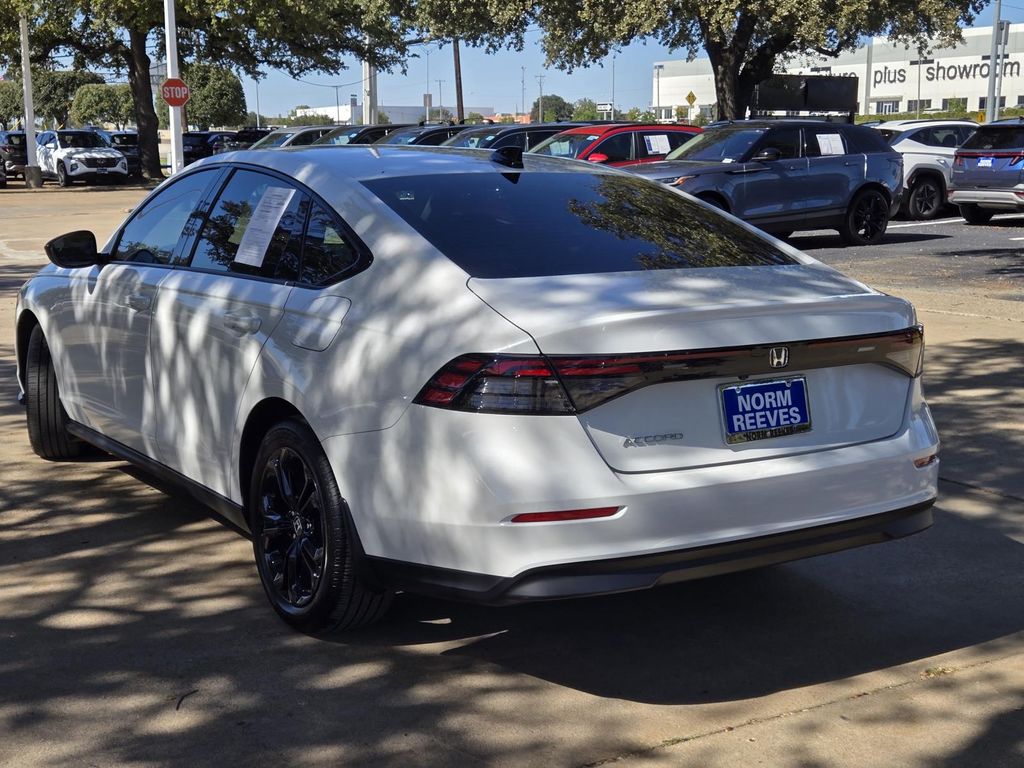 2025 Honda Accord SE photo 3