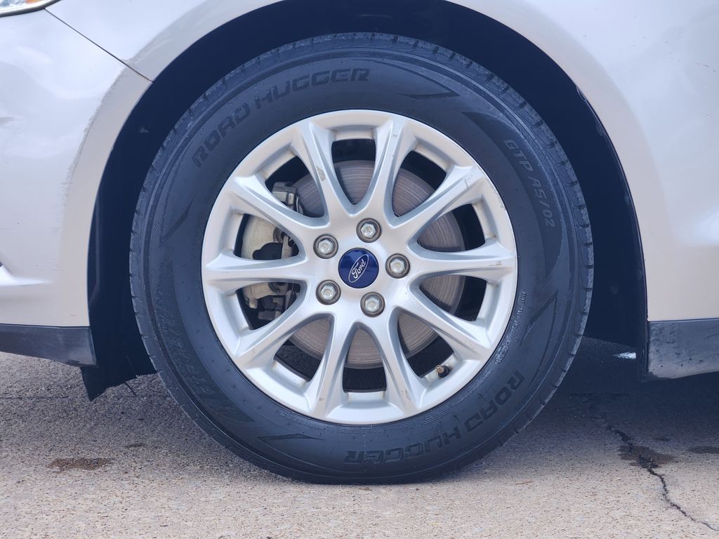 2016 Ford Fusion S - Photo 11