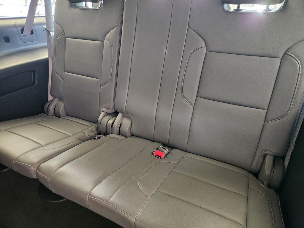 2016 Chevrolet Suburban LT - Photo 30