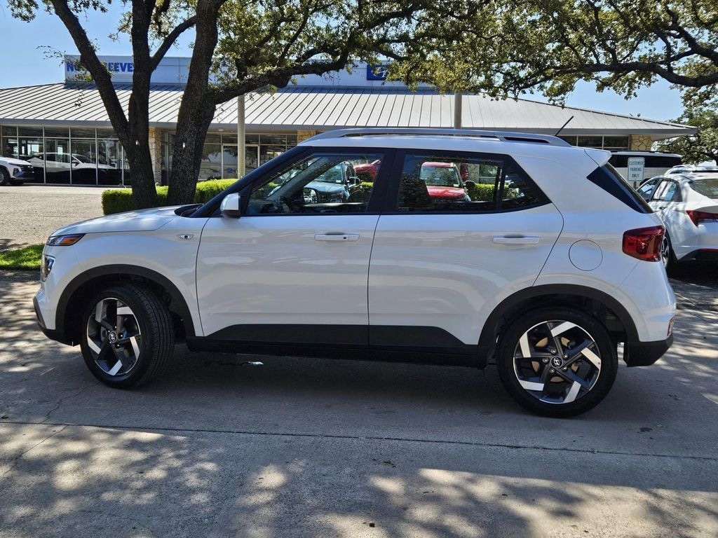 New 2025 Hyundai Venue SEL SUV