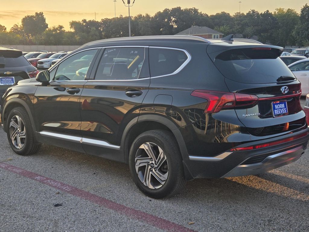 2022 Hyundai Santa Fe SEL photo 2