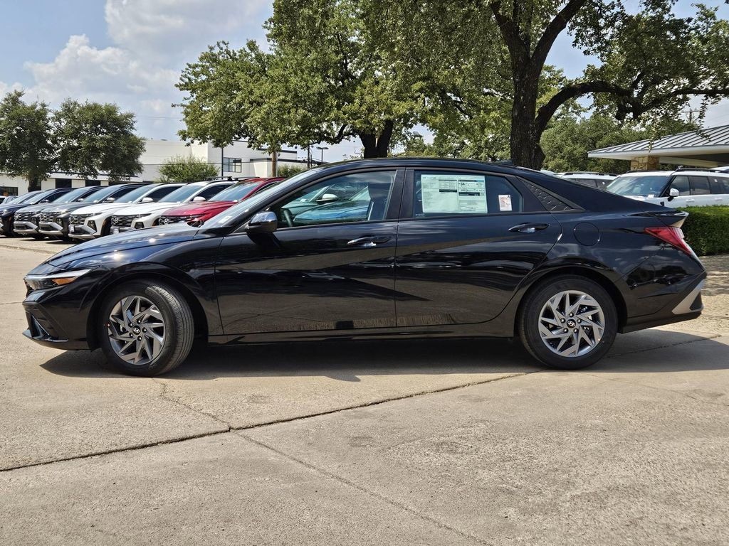 New 2025 Hyundai Elantra Hybrid Blue Sedan
