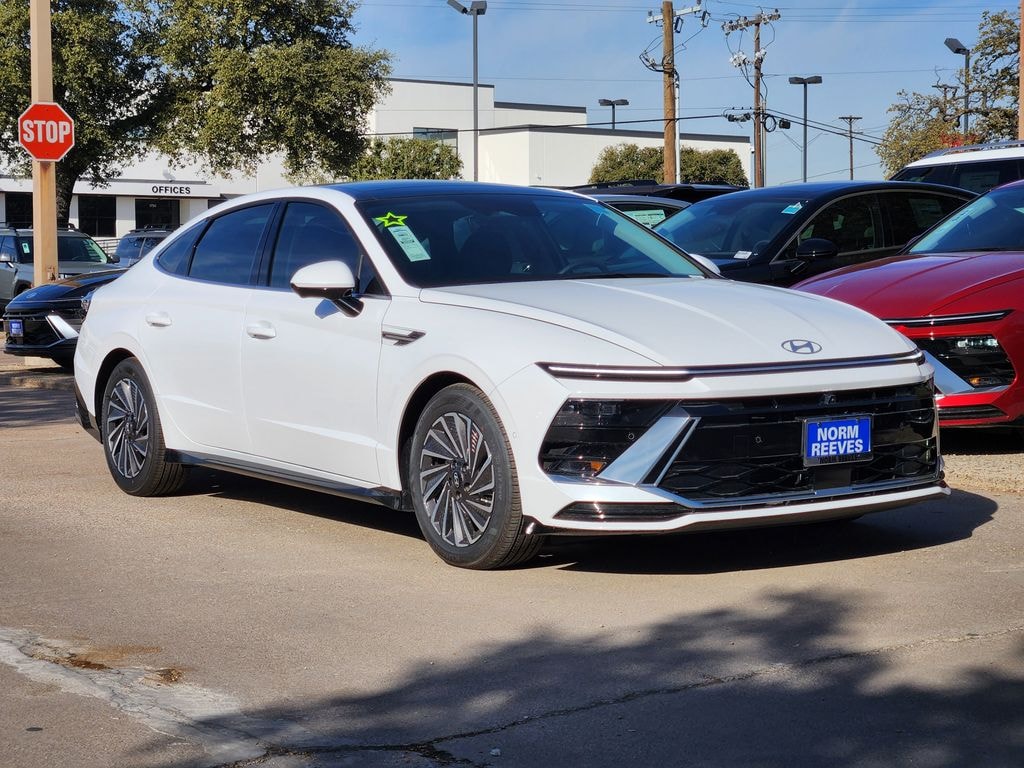 New 2025 Hyundai Sonata Hybrid Limited Sedan