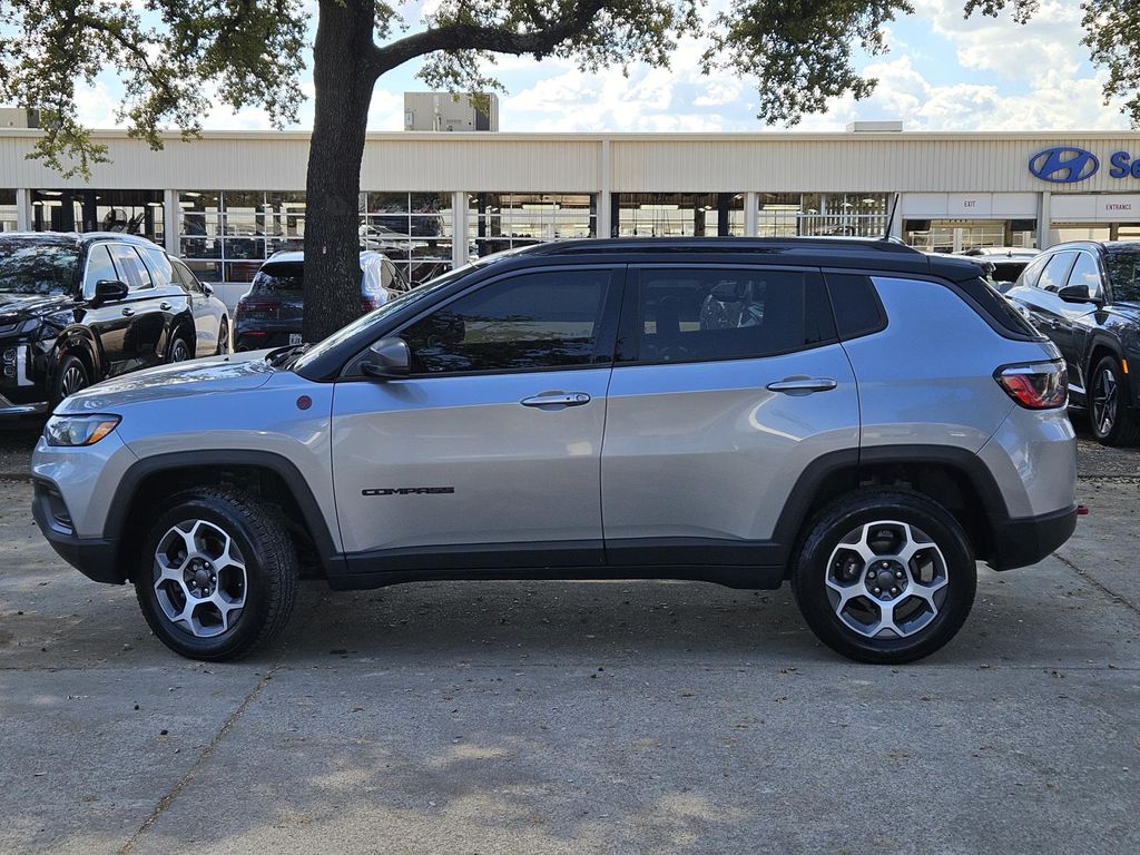 2022 Jeep Compass Trailhawk photo 2