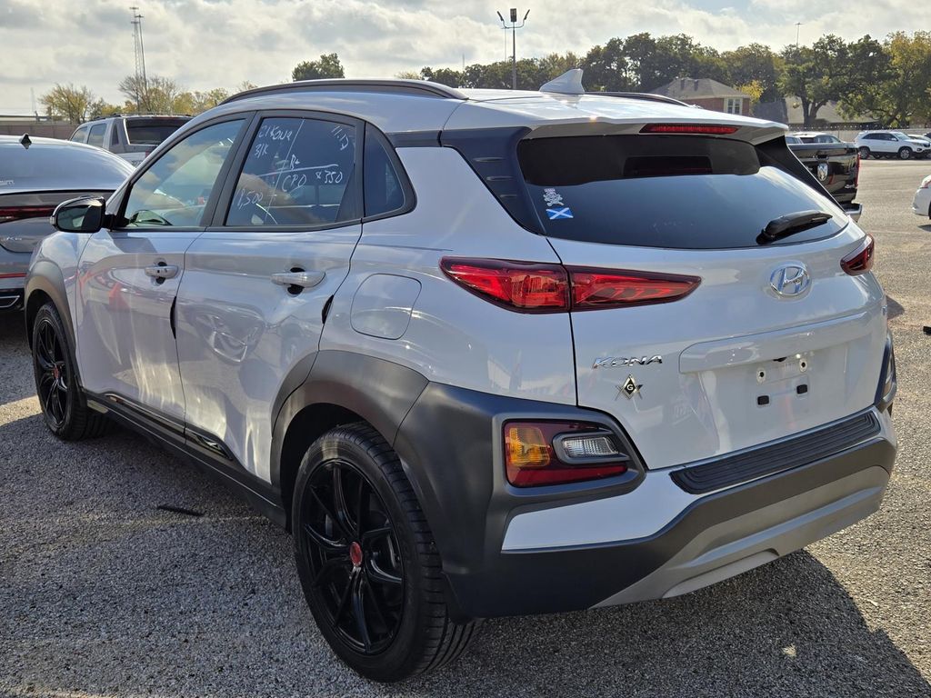 2021 Hyundai Kona SEL Plus photo 2