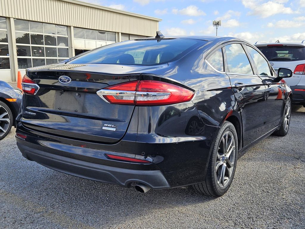 2020 Ford Fusion SEL photo 2