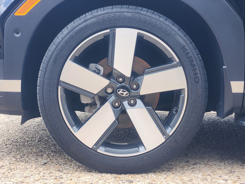 2025 Hyundai Santa Fe Limited - Photo 10
