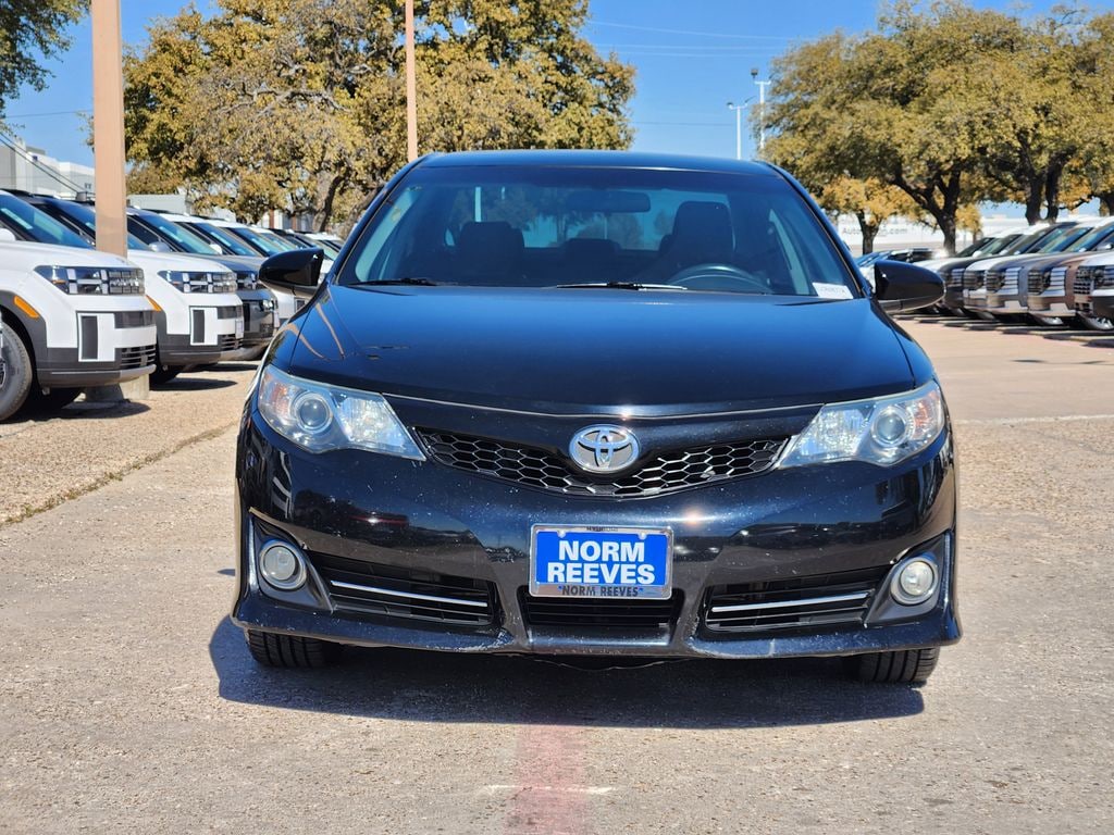 Used 2014 Toyota Camry SE Sedan