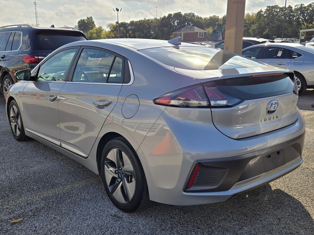 2020 Hyundai Ioniq SEL photo 2