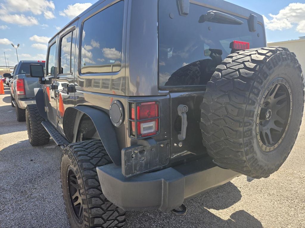 2017 Jeep Wrangler Unlimited Sport Big Bear photo 2