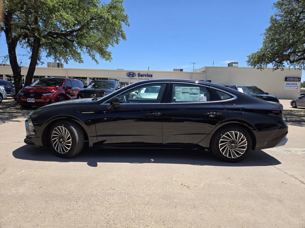 New 2025 Hyundai Sonata Hybrid SEL Sedan