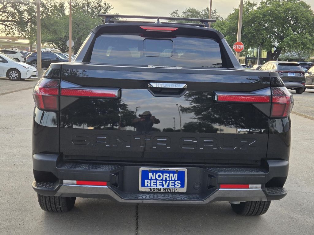 2025 Hyundai Santa Cruz Limited photo 2
