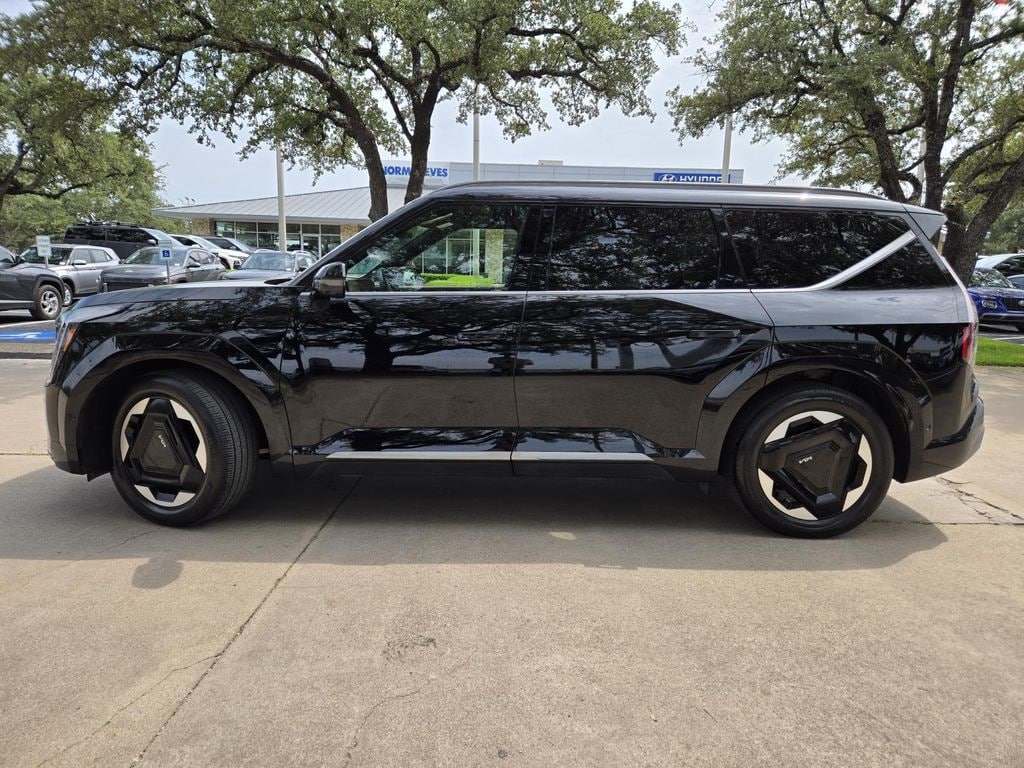 Used 2024 Kia Ev9 Land with VIN KNDADFS59R6035635 for sale in Irving, TX