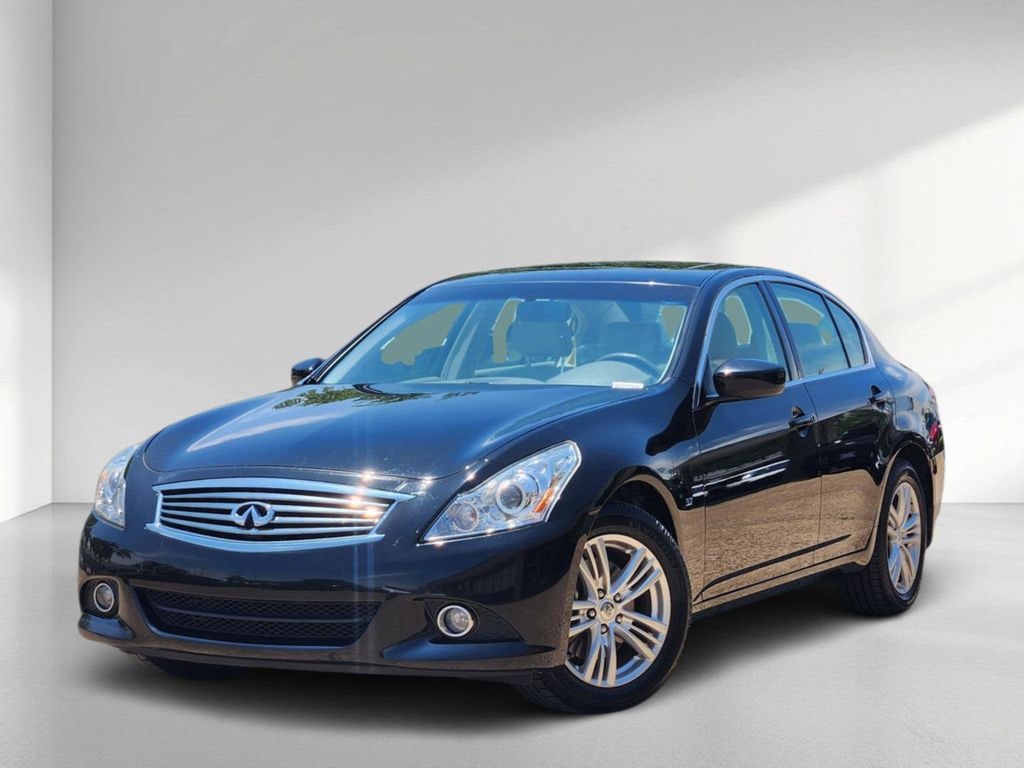 Used 2015 INFINITI Q40 Base Sedan