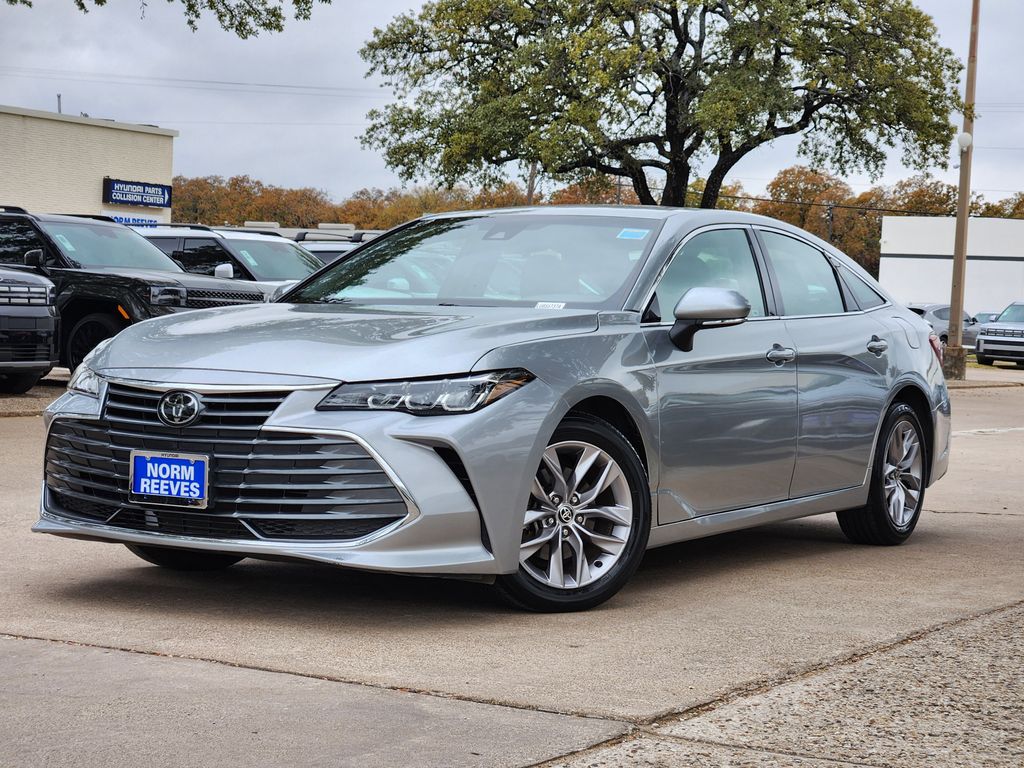 2020 Toyota Avalon XLE's photo
