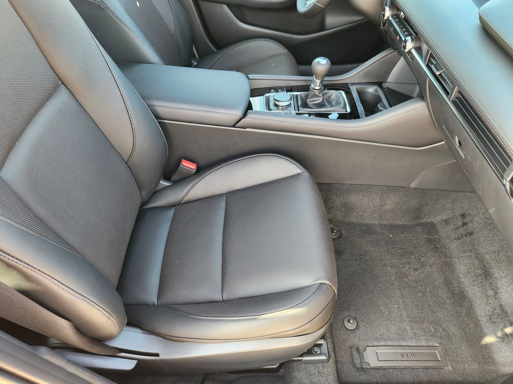 2026 Mazda Mazda3 Premium - Photo 9