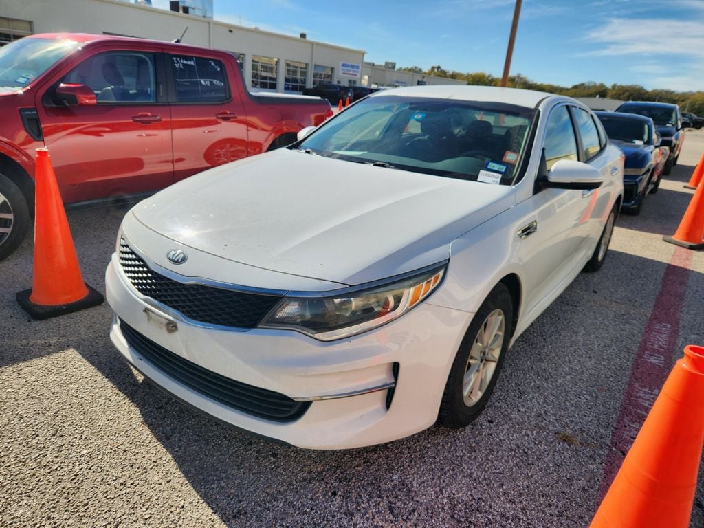 2016 Kia Optima LX's photo