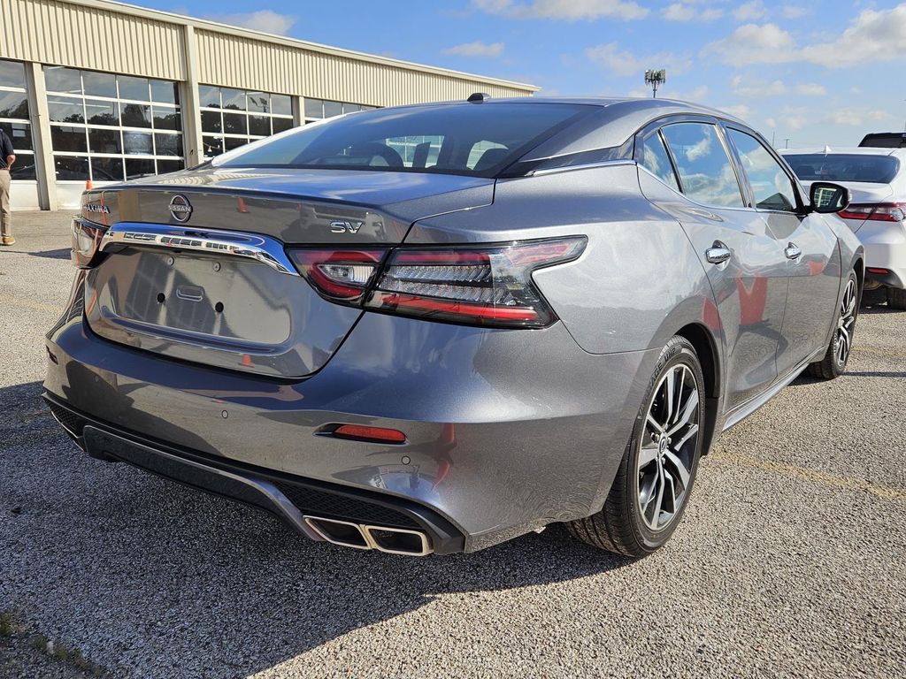 2023 Nissan Maxima SV photo 3