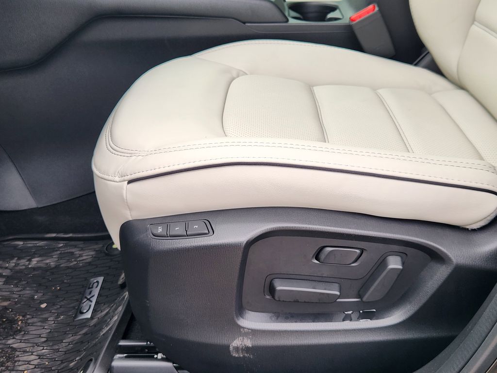 2025 Mazda CX-5 S Preferred package - Photo 17