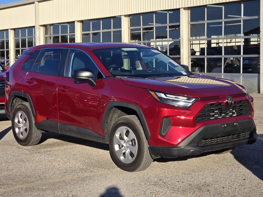 2025 Toyota RAV4 LE photo 3