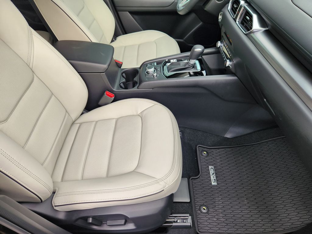 2025 Mazda CX-5 S Preferred package - Photo 9