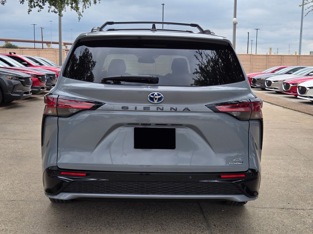 2023 Toyota Sienna XSE photo 4