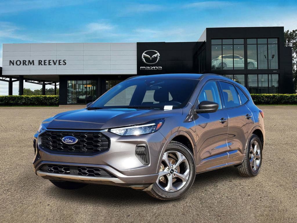 2023 Ford Escape ST-Line's photo