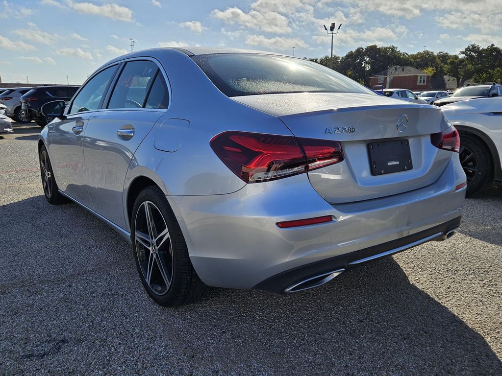 2022 Mercedes Benz A 220 photo 2