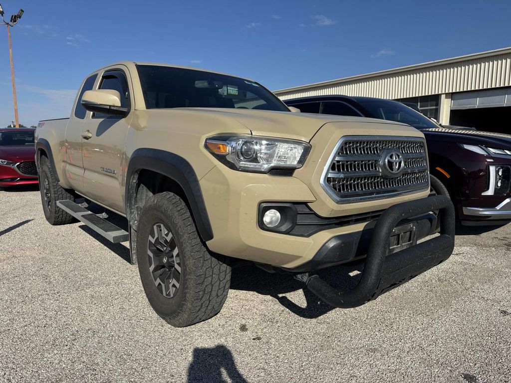 2017 Toyota Tacoma SR5 V6 photo 4