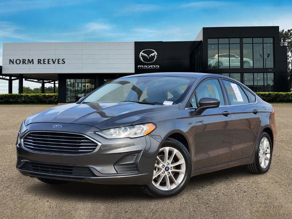 2019 Ford Fusion SE's photo