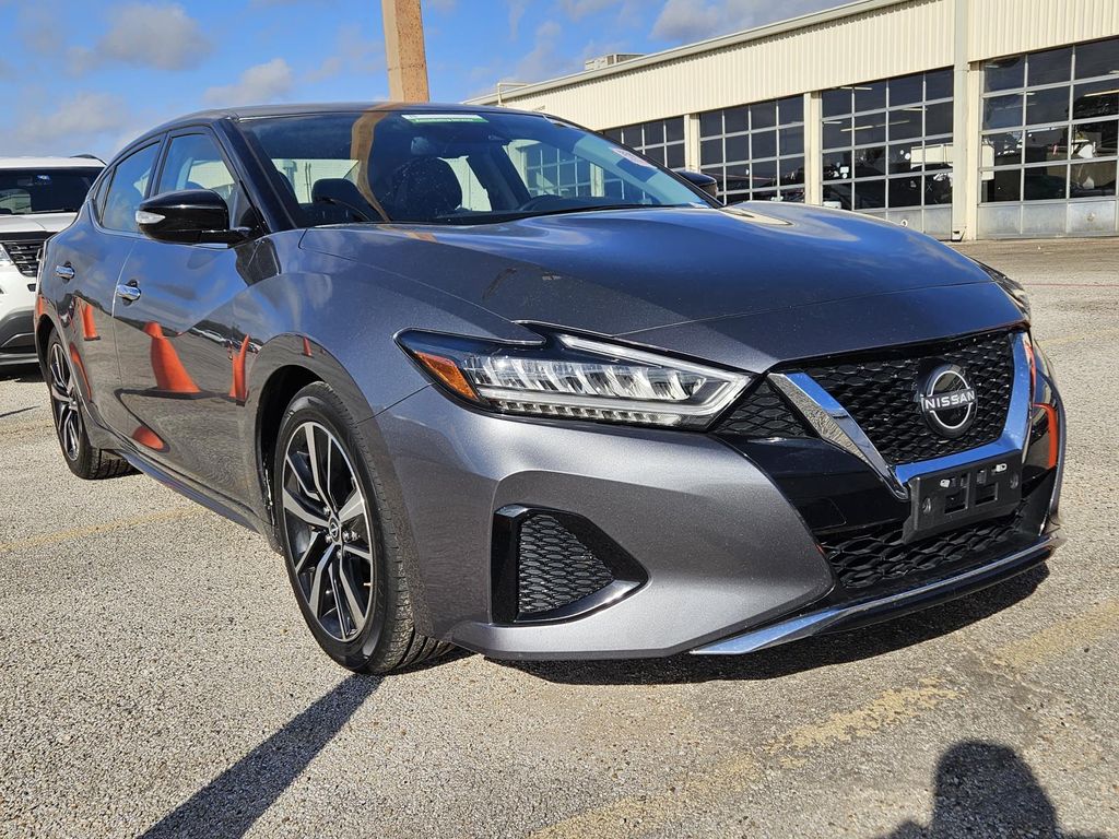 2023 Nissan Maxima SV photo 4