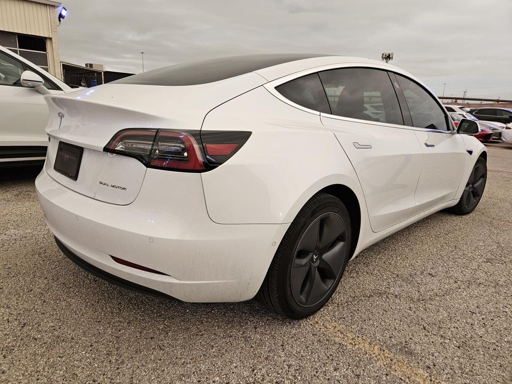 2020 Tesla Model 3 Long Range photo 3
