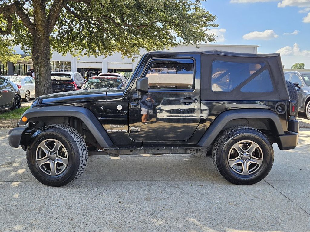 2010 Jeep Wrangler Sport photo 2