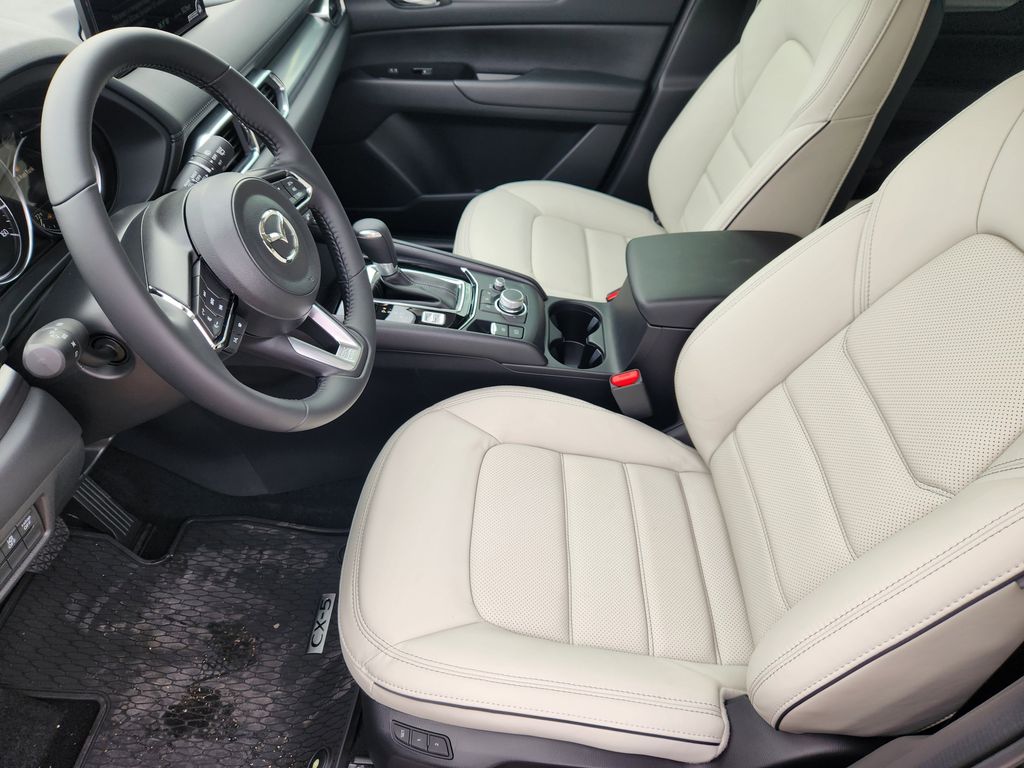 2025 Mazda CX-5 S Preferred package - Photo 8
