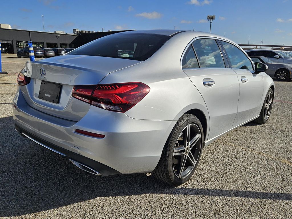 2022 Mercedes Benz A 220 photo 3