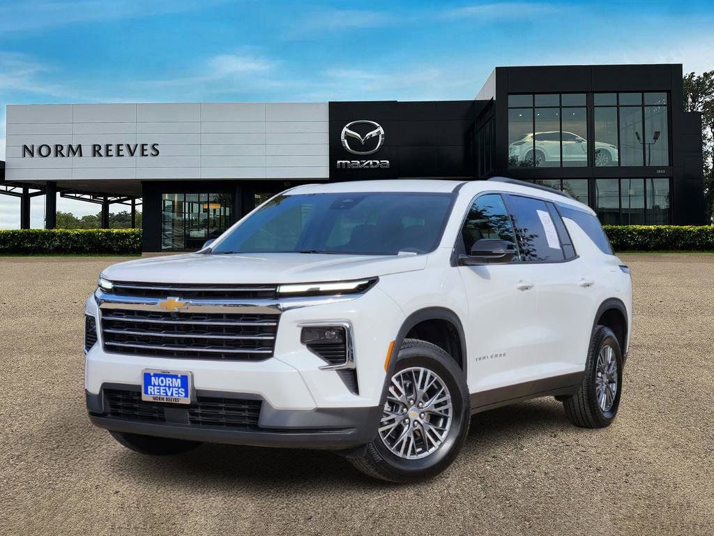 2026 Chevrolet Traverse LT's photo