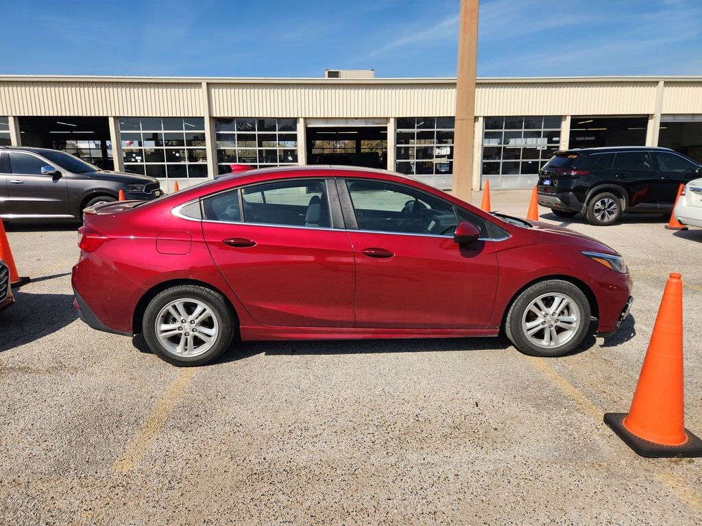 Used 2017 Chevrolet Cruze LT Auto Sedan