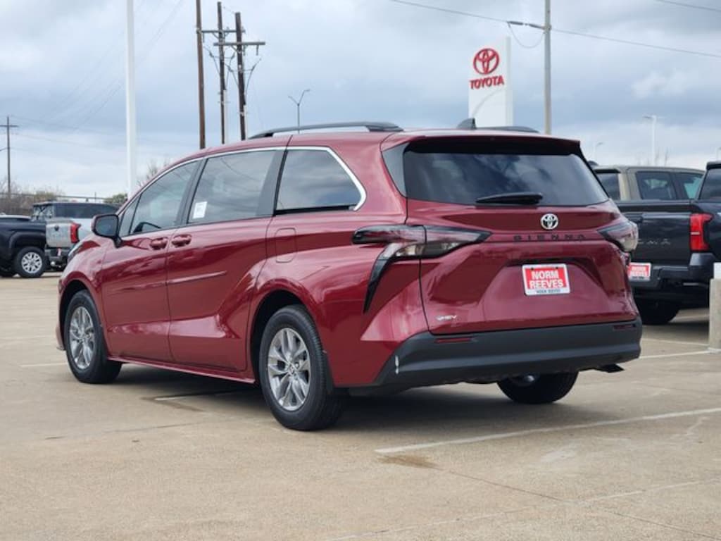 New 2026 Toyota Sienna LE Van Passenger Van