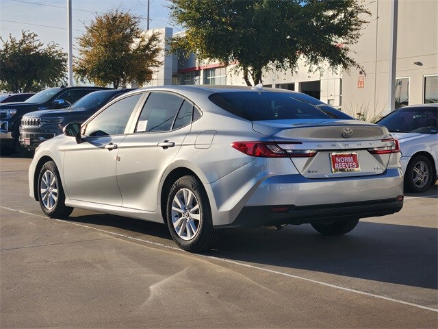 2026 Toyota Camry LE photo 3