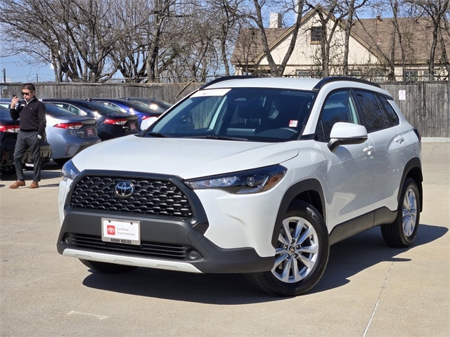 2024 Toyota Corolla Cross LE