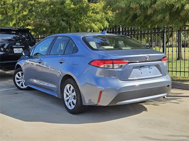 2022 Toyota Corolla LE photo 4