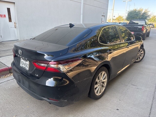 2022 Toyota Camry LE photo 4