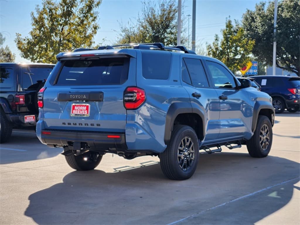 New 2025 Toyota 4Runner SR5 SUV