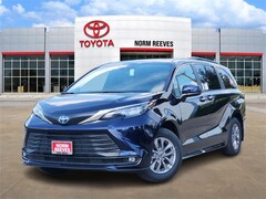 2025 Toyota Sienna XLE Van Passenger Van
