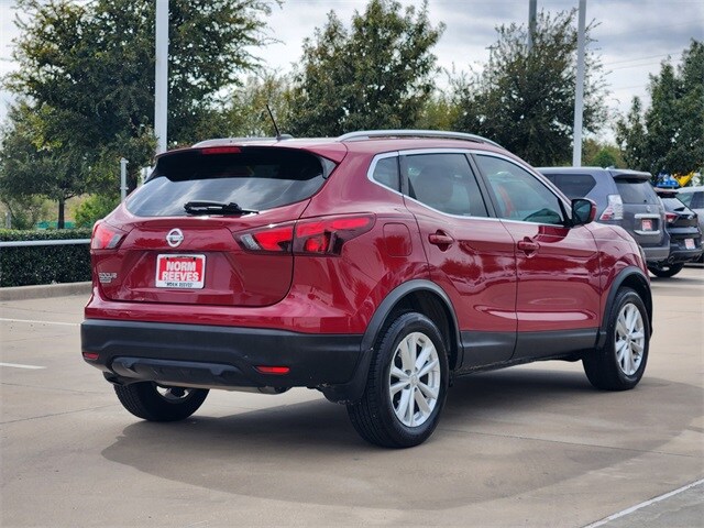 2017 Nissan Rogue Sport SV photo 3