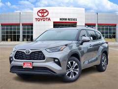 2025 Toyota Highlander XLE SUV
