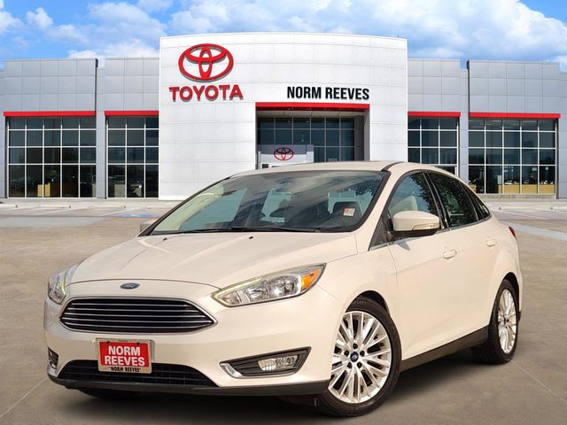2018 Ford Focus Sedan Titanium's photo