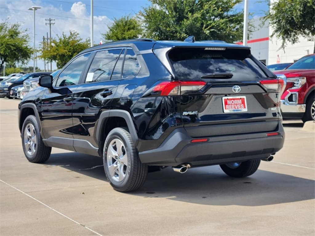 New 2025 Toyota RAV4 XLE SUV
